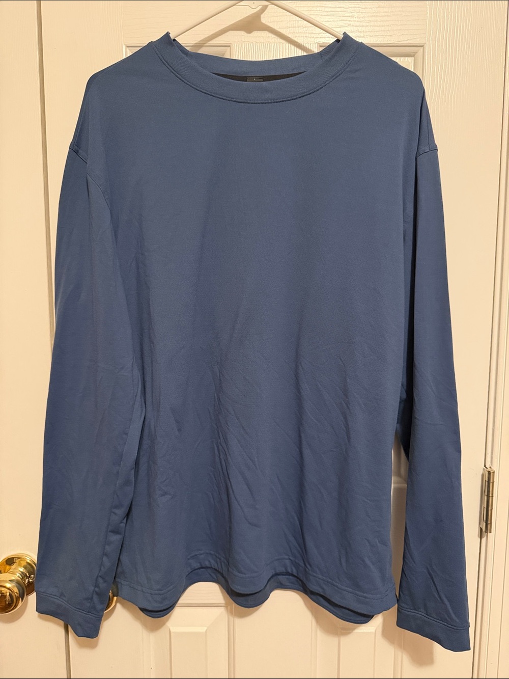lululemon athletica Men's Long-Sleeve Crew in Dusty Blue